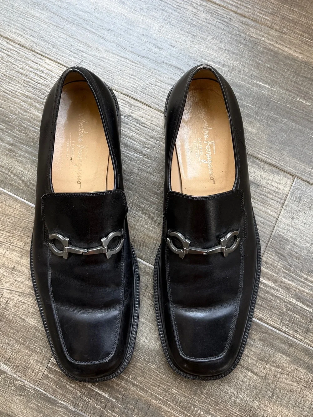 FERRAGAMO MEN'S BLACK LEATHER LOAFER SHOES MSRP $940